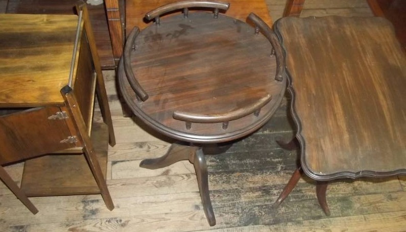 lot 165 image: Side Tables