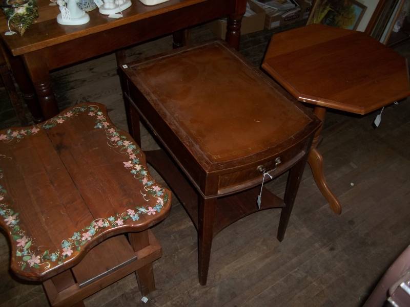 lot 166 image: Side Tables