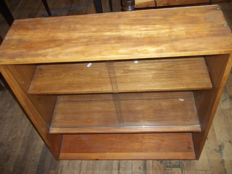 lot 172 image: Display Shelf and Folding Table
