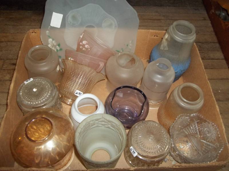 lot 182 image: Assorted Glassware