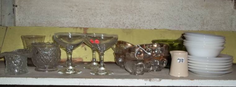 lot 189 image: Assorted Glassware