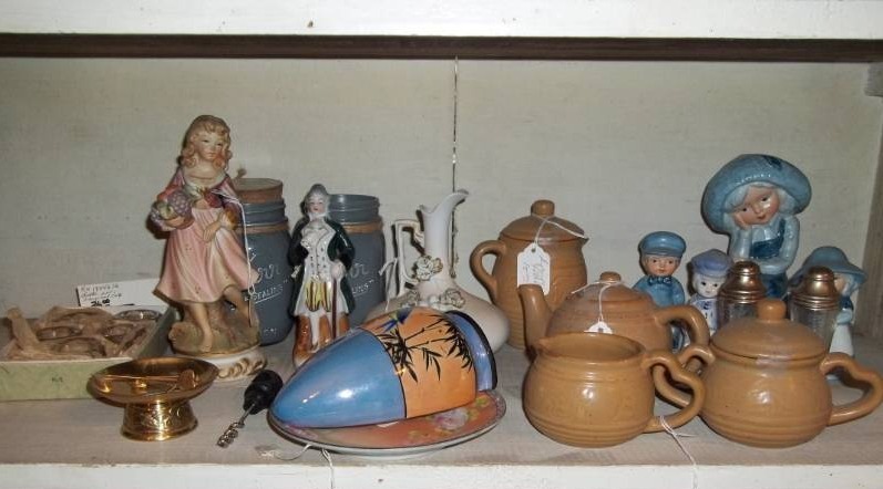 lot 192 image: Assorted Glassware and More