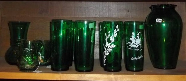 lot 208 image: Green Glassware