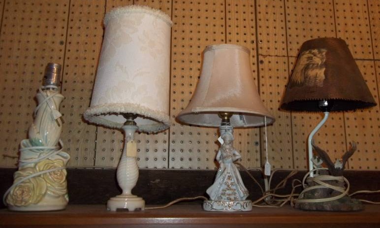 lot 211 image: Lamps
