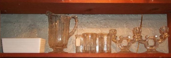 lot 219 image: Assorted Glassware
