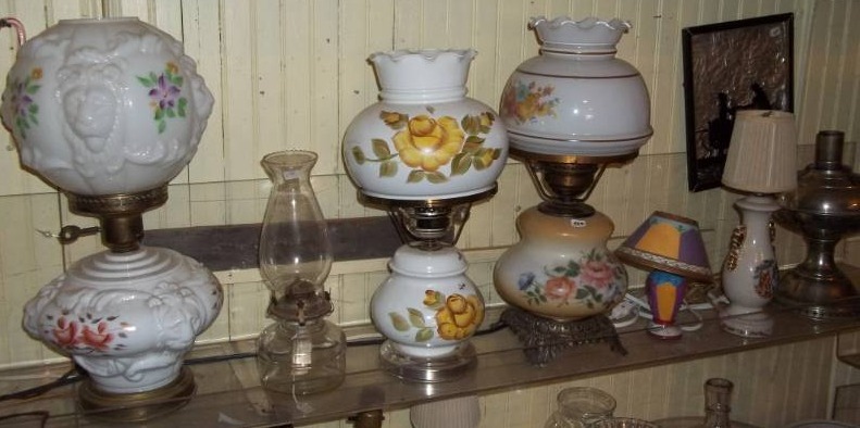 lot 237 image: Lamps and More