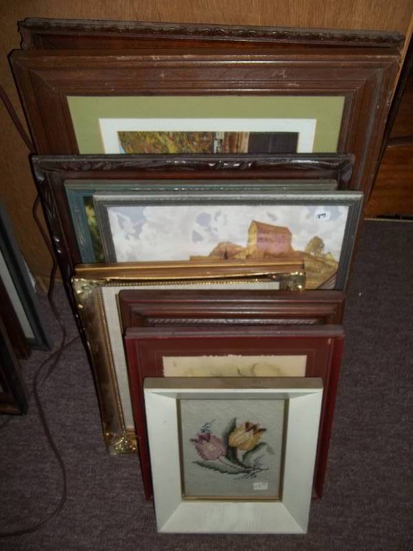 lot 241 image: Assorted Wall Art