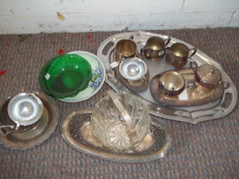 lot 314 image: Silver and Glassware