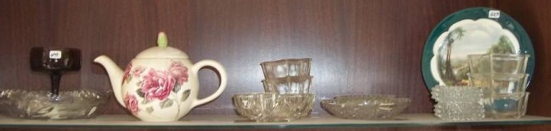 lot 319 image: Ceramic Teapot and Glassware