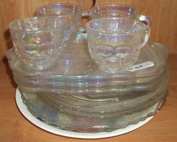 lot 336 image: Iridescent Glassware