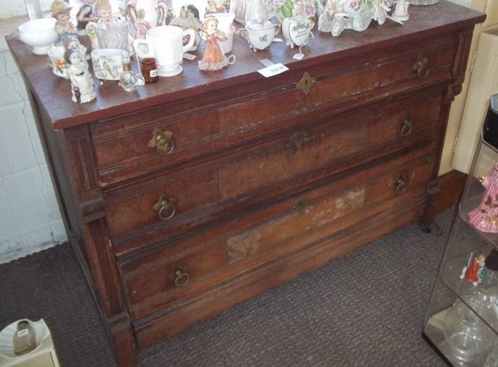 lot 342 image: Dresser