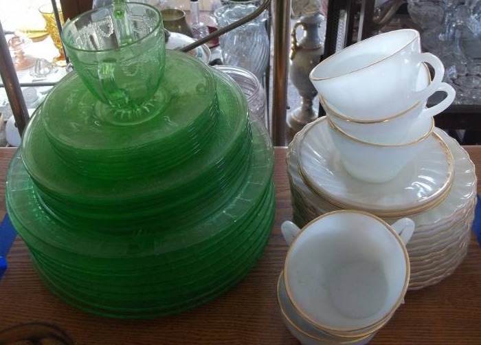 lot 346 image: Green Depression Glass and Milk Glass