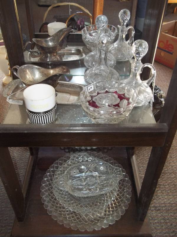 lot 351 image: Assorted Glassware