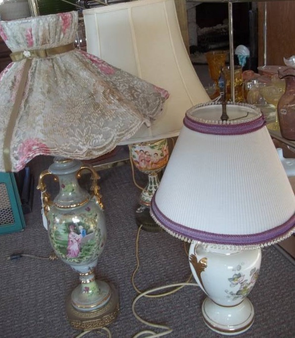 lot 355 image: Lamps