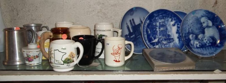lot 287 image: Mugs and More