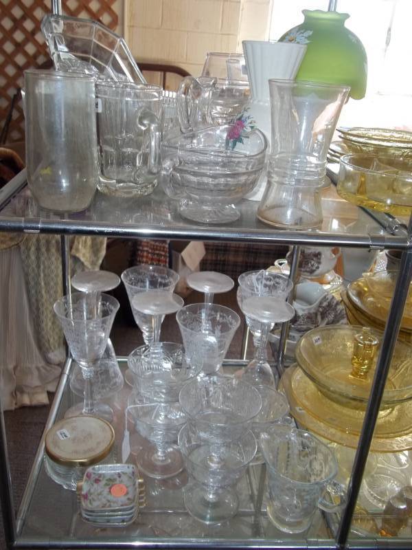 lot 356 image: Glassware