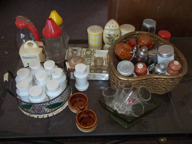 lot 370 image: Assorted S&P Shakers and Small Kitchen Jars
