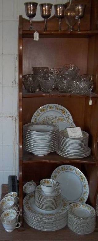 lot 378 image: Noritake China and Glassware