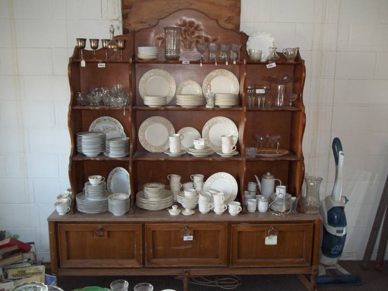 lot 382 image: Display Cabinet