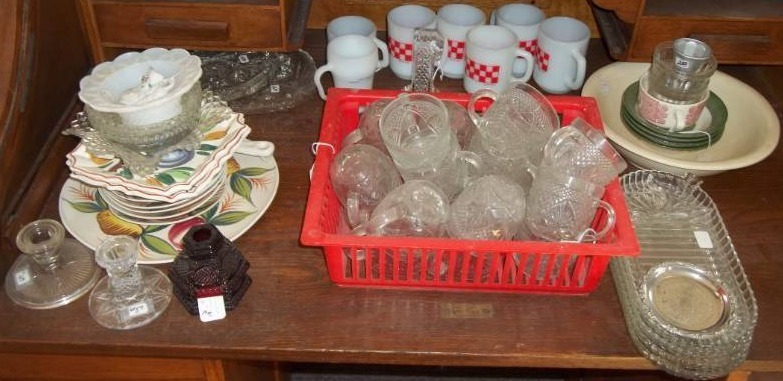 lot 389 image: Assorted Glassware