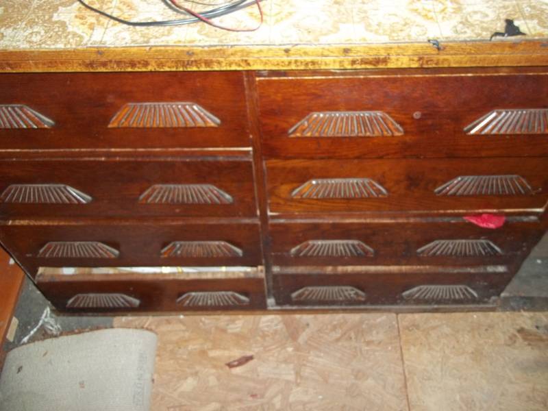 lot 392 image: 8 Vintage Wooden Drawers