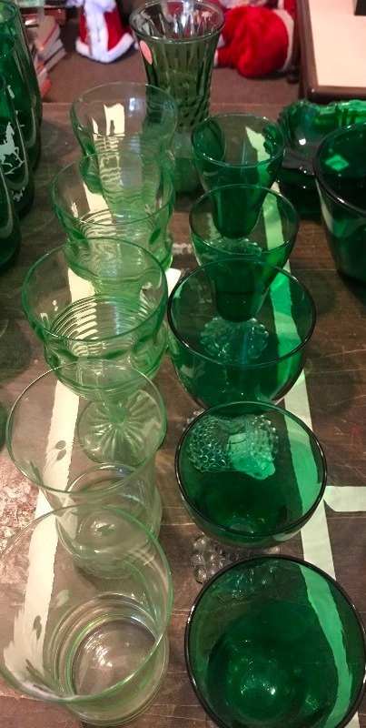 lot 255 image: Green Glassware