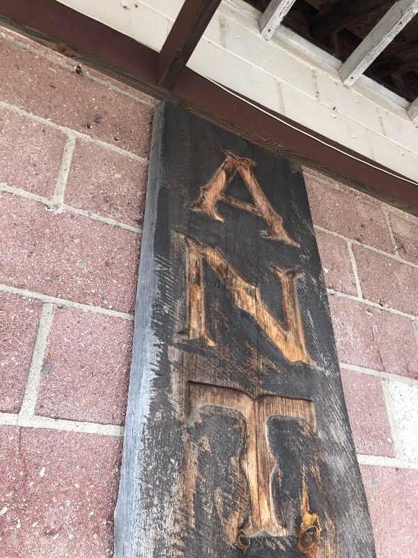 lot 409 image: Rustic Antiques Sign