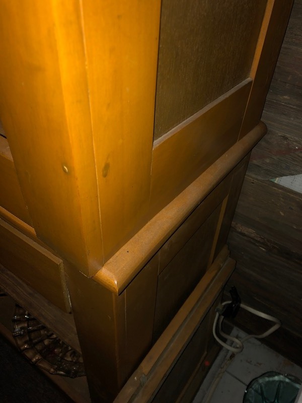 lot 410 image: Display Hutch - HUTCH ONLY