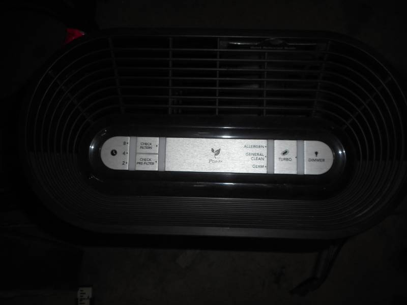 lot 11 image: Honeywell True HEPA Allergen Remover Air Purifier HPA200