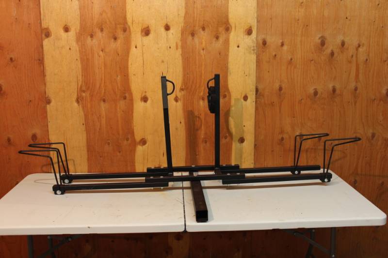 lot 11 image: Town & Country Hitch Mount Bike Carrier
