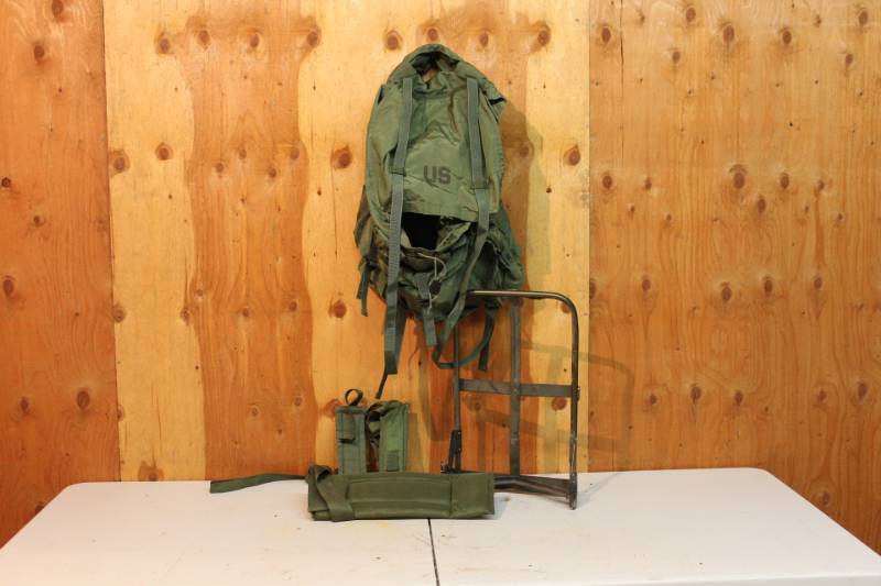 lot 13 image: Military Surplus Large Alice Pack