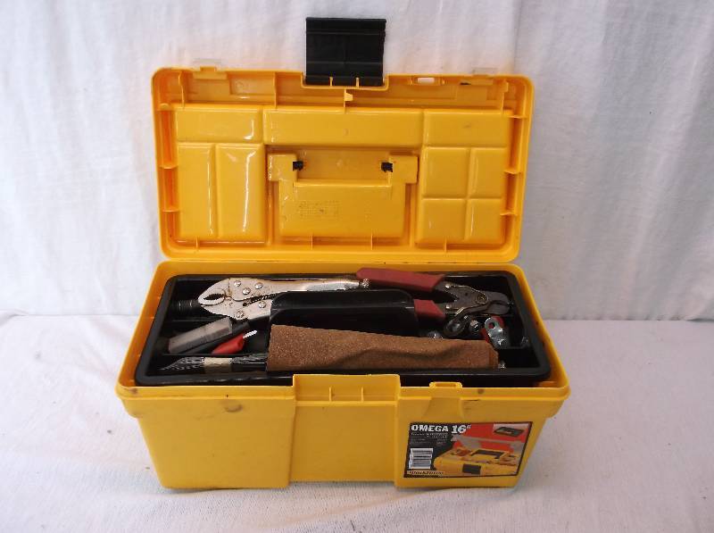 lot 12 image: Toolbox