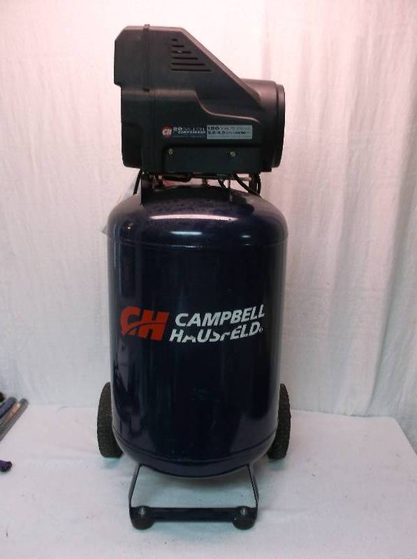lot 18 image: Air Compressor
