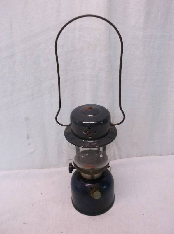 lot 22 image: AntiqueVintage