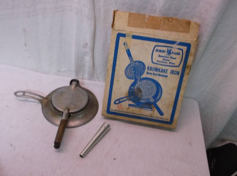lot 25 image: AntiqueVintage