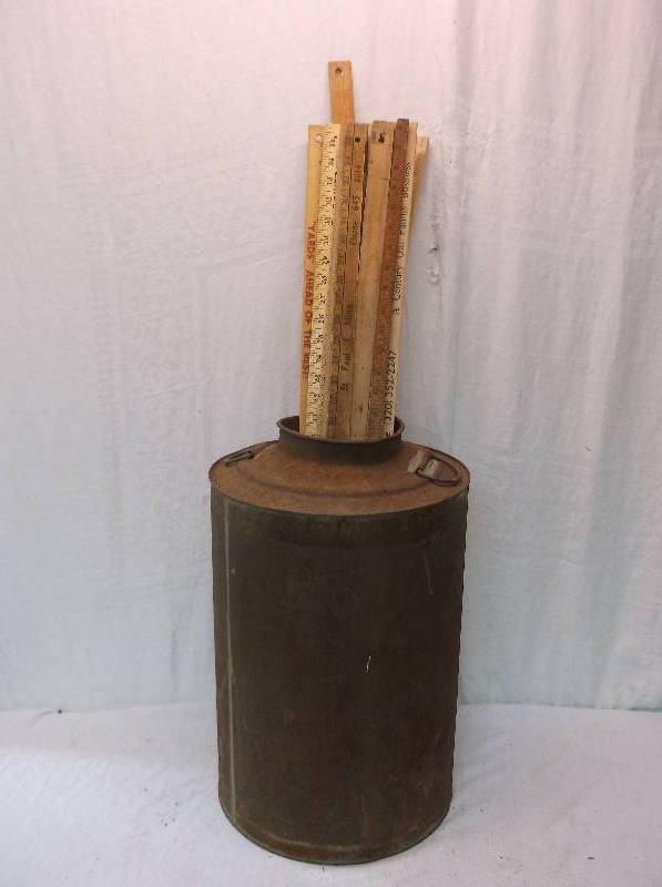 lot 32 image: AntiqueVintage