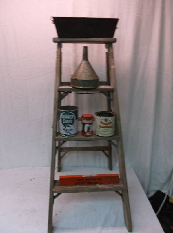 lot 37 image: AntiqueVintage