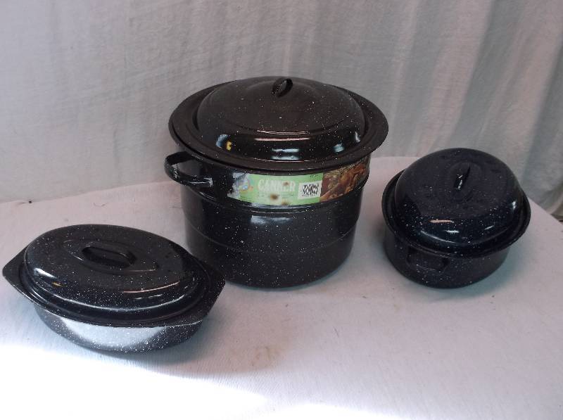 lot 43 image: Pans