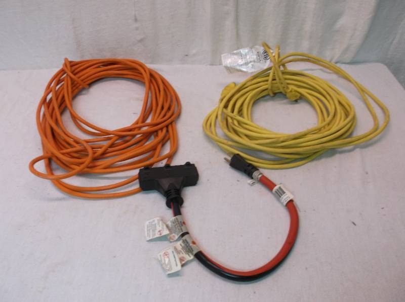 lot 64 image: Power Cords