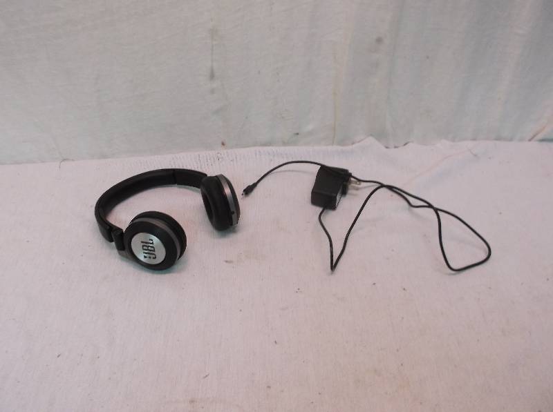 lot 90 image: Headphones