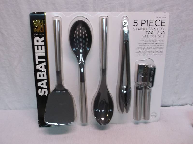 lot 102 image: Cooking Set