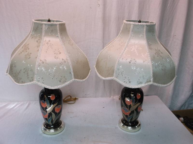 lot 108 image: Lamps