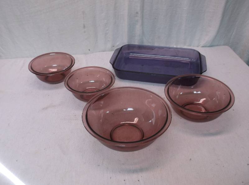 lot 110 image: Pyrex