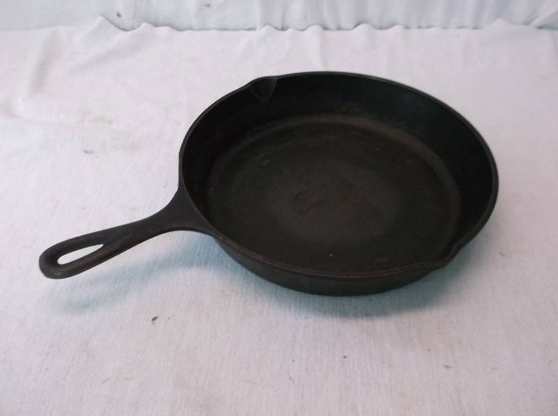 lot 115 image: Cast Iron