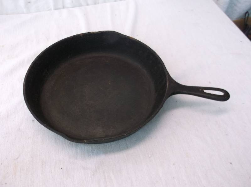 lot 117 image: Cast Iron