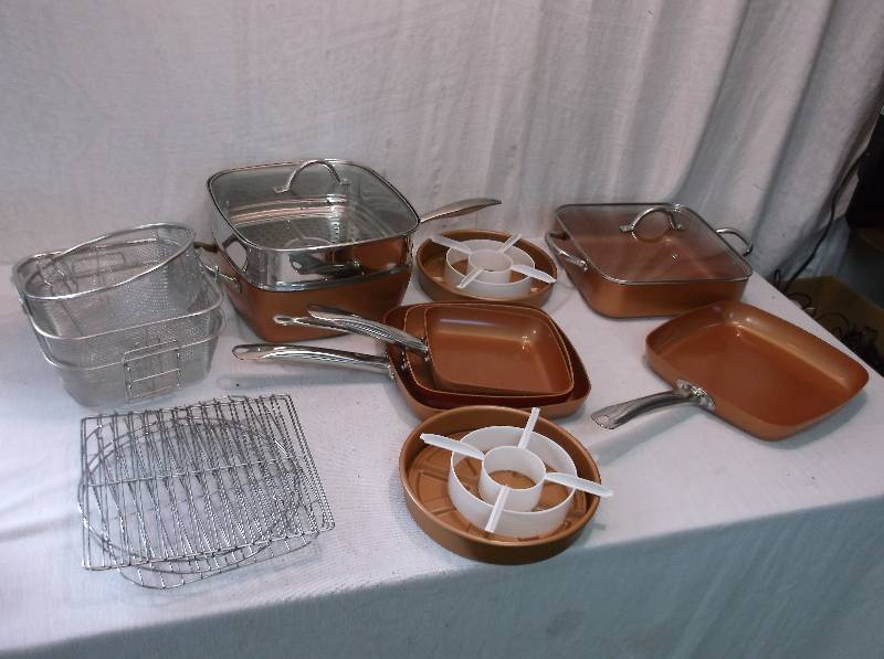 lot 122 image: Copper Chef Pans