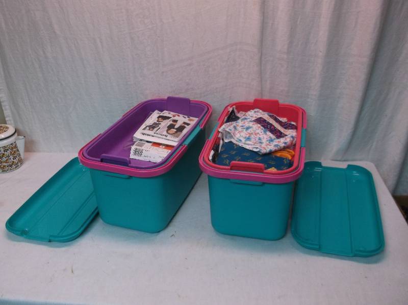 lot 130 image: Storage Containers