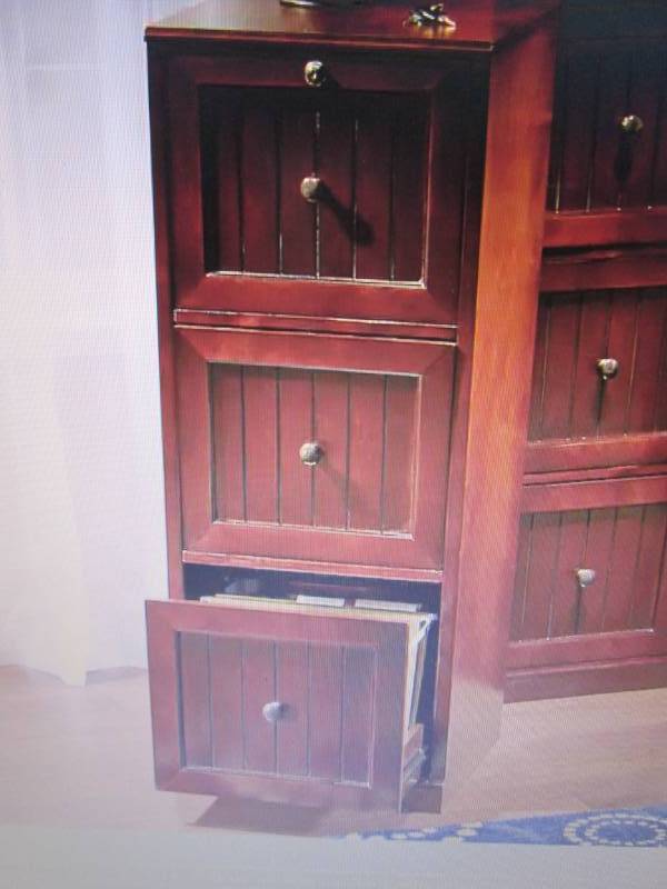 lot 13 image: 3-Drawer Locking File Cabinet open ...