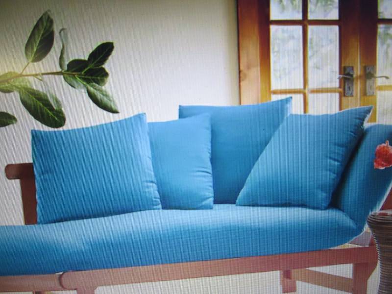 lot 25 image: 4 Sofa Bed Pillows only...