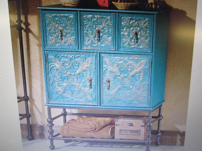 lot 38 image: Embossed Floral Bath Cabinet open b...
